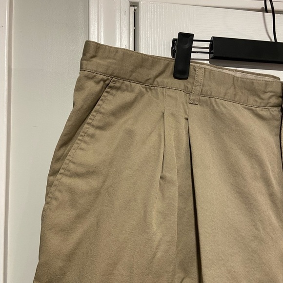 Farah Mens Size 46 Pleared Front Cotton Khaki Chino Shorts 9” Inseam - Picture 2 of 10